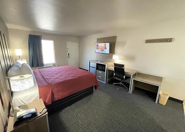 Excellent Inn&Suites
